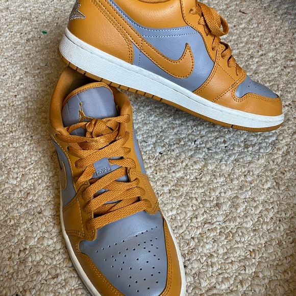 Nike Air Jordon Low Top size 8.5 euro 40 - Picture 4 of 5